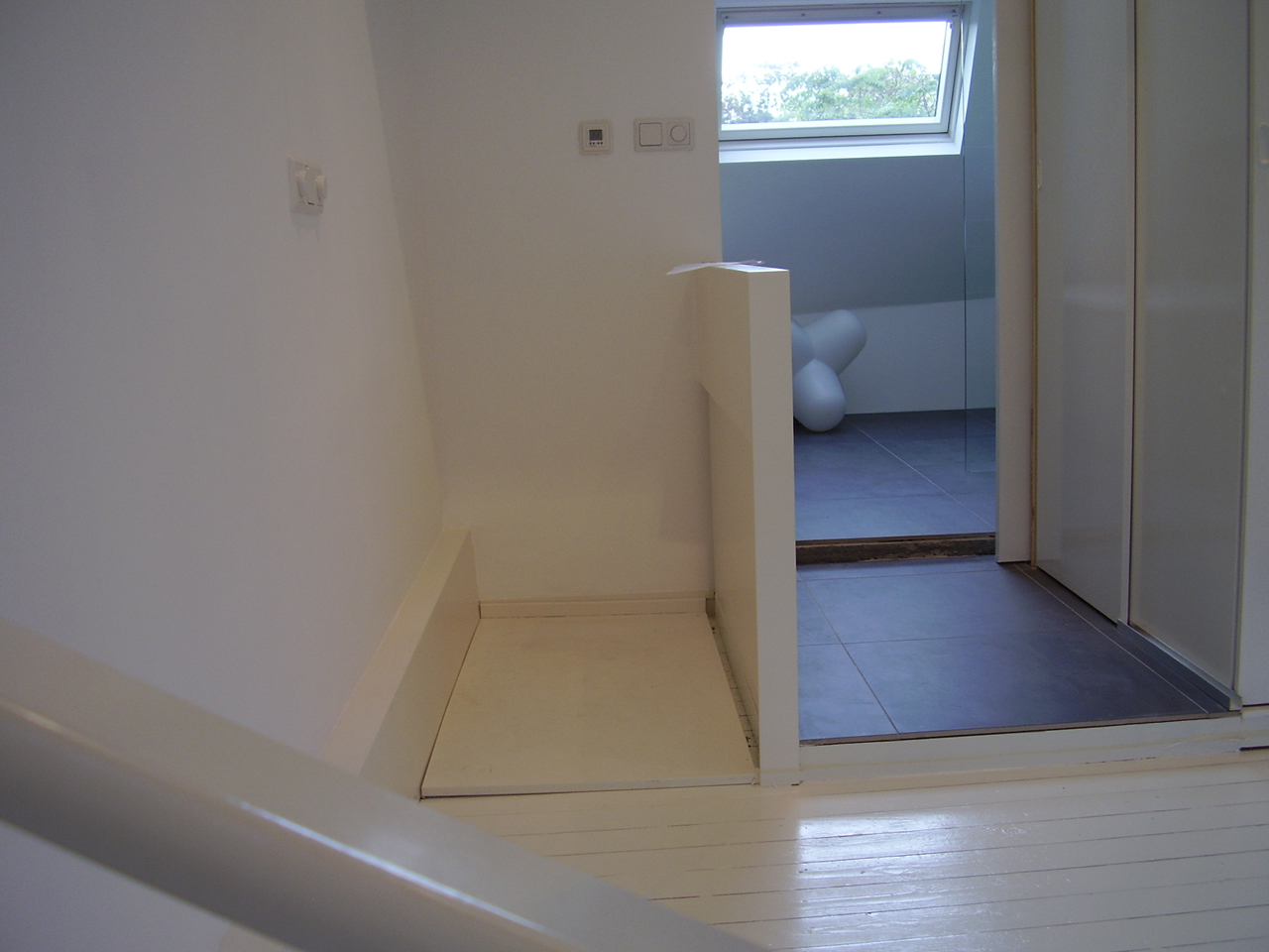 Badkamer en slaapkamer kastwand